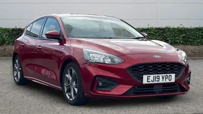 Used Ford Focus ST-Line 125 HP (91 kW) 2019 Red Hatchback