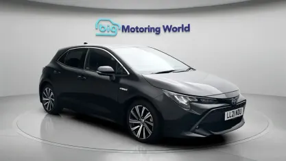 Used Toyota Corolla Design 122 HP (89 kW) 2021 Black Hatchback