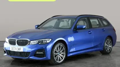 Begagnad BMW 330e M Sport 292 HK (214 kW) 2022 Blå Kombi
