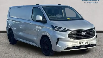 Usado Ford Transit Custom Limited 136 HP (100 kW) 2024 Prateado Van