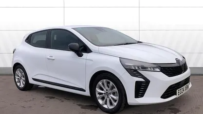 Used 2024 Renault Clio V Evolution Hatchback | £15,933 (Good price)