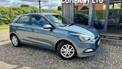 Begagnad Hyundai i20 SE 84 HK (61 kW) 2017 Blå Halvkombi