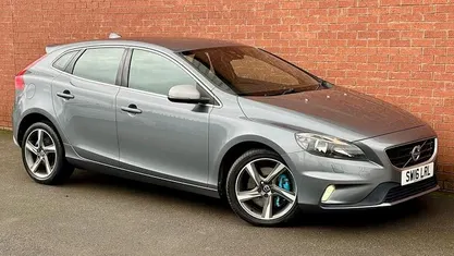 Used Volvo V40 R-Design 190 HP (139 kW) 2017 Hatchback