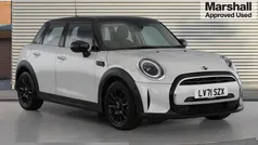 Used 2021 Mini Cooper Comfort Hatchback | £17,071 (Fair price)