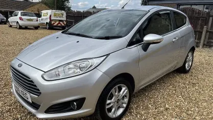 Used Ford Fiesta Zetec 82 HP (60 kW) 2015 Silver Hatchback
