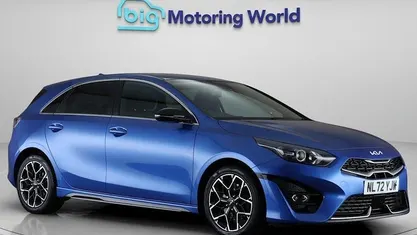 Usado Kia Ceed GT-Line 160 HP (117 kW) 2022 Azul Citadino