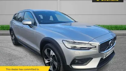 Used Volvo V60 CC Plus 190 HP (139 kW) 2020 Silver Estate