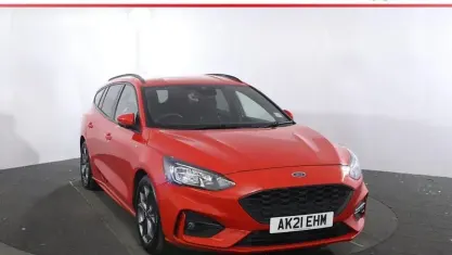 Used Ford Focus ST-Line 120 HP (88 kW) 2021 Red Estate