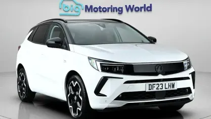 Used Vauxhall Grandland X Ultimate 131 HP (96 kW) 2023 White SUV