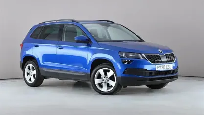 Usado Skoda Karoq SE 150 CV (110 kW) 2020 Azul SUV