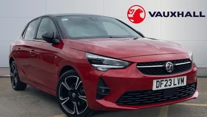 Begagnad Vauxhall Corsa Ultimate 101 HK (74 kW) 2023 Röd Halvkombi