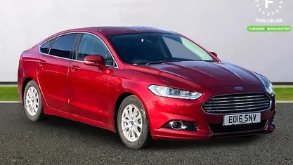 Usado Ford Mondeo Titanium 120 HP (88 kW) 2016 Vermelho Citadino