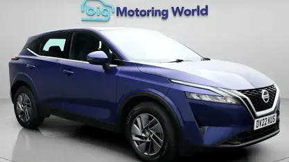 Używany Nissan Qashqai Acenta Premium 140 KM (102 kW) 2022 Niebieski SUV