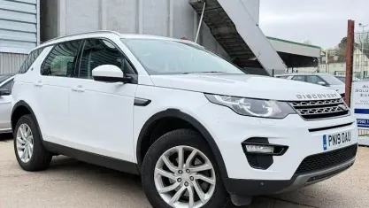 Used Land Rover Discovery Sport SE 180 HP (132 kW) 2019 White SUV