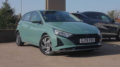 Usado Hyundai i20 Advanced 101 CV (74 kW) 2025 Verde Utilitario