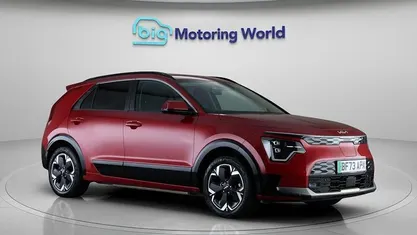 Red Used 2023 Kia Niro SUV | £20,300 (Fair price)