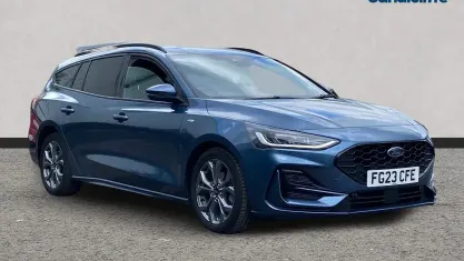 Usado Ford Focus ST-Line 125 HP (91 kW) 2023 Azul Carrinha