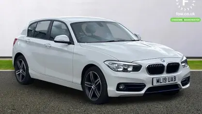 Begagnad BMW 118 Sport Line 136 HK (100 kW) 2019 Vit Halvkombi
