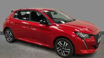 Käytetty Peugeot 208 Allure+ 131 HP (96 kW) 2023 Viistoperä