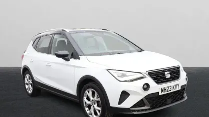 Used Seat Arona FR 110 HP (80 kW) 2023 White SUV