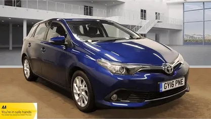 Used Toyota Auris Business Edition 116 HP (85 kW) 2016 Hatchback