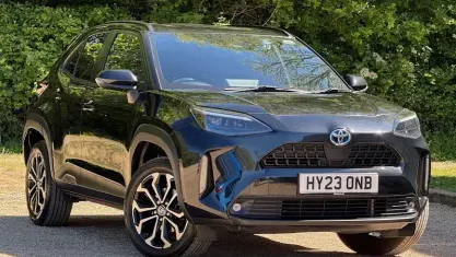 Usado Toyota Yaris Hybrid Design 116 HP (85 kW) 2026 Carrinha