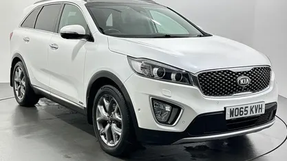 White Used 2016 Kia Sorento SUV | £11,940 (Fair price)