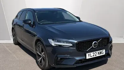 Used Volvo V90 Plus 197 HP (144 kW) 2023 Blue Estate