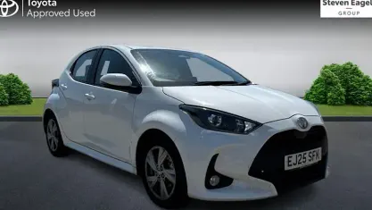Used Toyota Yaris 116 HP (85 kW) 2025 White Hatchback