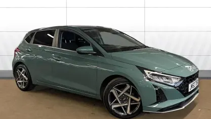 Gebraucht Hyundai i20 Premium 101 PS (74 kW) 2025 Grün Kleinwagen