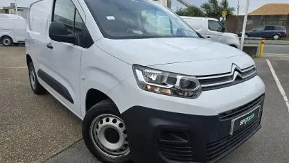 Used Citroën Berlingo PureTech 110 HP (80 kW) 2023 White MPV