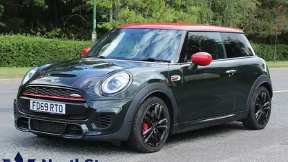Used Mini John Cooper Works Hatch 231 HP (169 kW) 2020 Green Hatchback