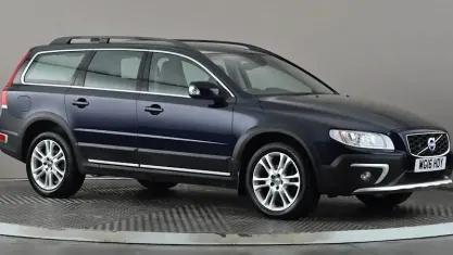 Used Volvo XC70 SE Lux 181 HP (133 kW) 2015 Blue Estate