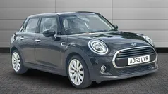 Black Used 2019 Mini Cooper Classic Hatchback | £10,650 (Fair price)