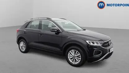 Used VW T-Roc Life 110 HP (80 kW) 2023 Black SUV