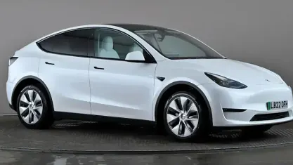 Used Tesla Model Y Long Range AWD 286 kW (389 HP) 2025 SUV
