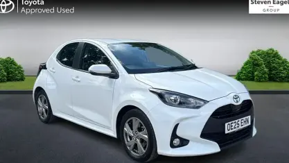 Used Toyota Yaris 116 HP (85 kW) 2025 White Hatchback
