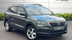 Emerald green metallic Used 2018 Skoda Karoq SE SUV | £11,995 (Fair price)