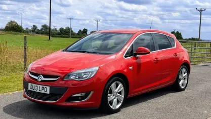 Used Vauxhall Astra SRi 140 HP (102 kW) 2012 Hatchback