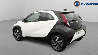 Used Toyota Aygo X 72 HP (52 kW) 2023 White SUV