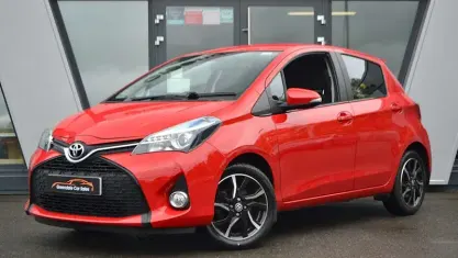 Used Toyota Yaris Sport 99 HP (72 kW) 2015 Red Hatchback