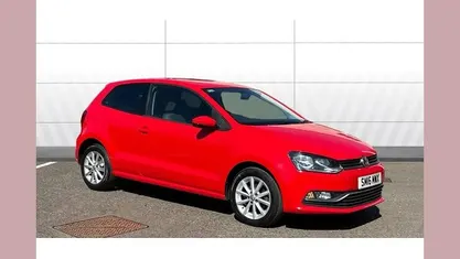 Used VW Polo Match 90 HP (66 kW) 2016 Red Hatchback