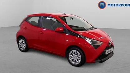 Used Toyota Aygo X-play 72 HP (52 kW) 2020 Red Hatchback