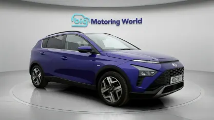 Begagnad Hyundai Bayon Premium 101 HK (74 kW) 2023 Blå SUV