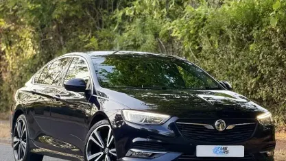 Used Vauxhall Insignia SRi 170 HP (125 kW) 2018 Blue Hatchback