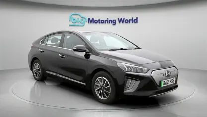 Second-hand Hyundai Ioniq Premium 100 kW (136 CP) 2021 Negru Hatchback