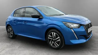 Second-hand Peugeot 208 Allure+ 131 CP (96 kW) 2023 Hatchback