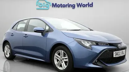 Used Toyota Corolla 122 HP (89 kW) 2022 Blue Hatchback