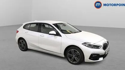 Used BMW 118 Sport Line 136 HP (100 kW) 2023 White Hatchback