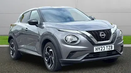 Używany Nissan Juke N-Connecta 114 KM (83 kW) 2023 Szary SUV